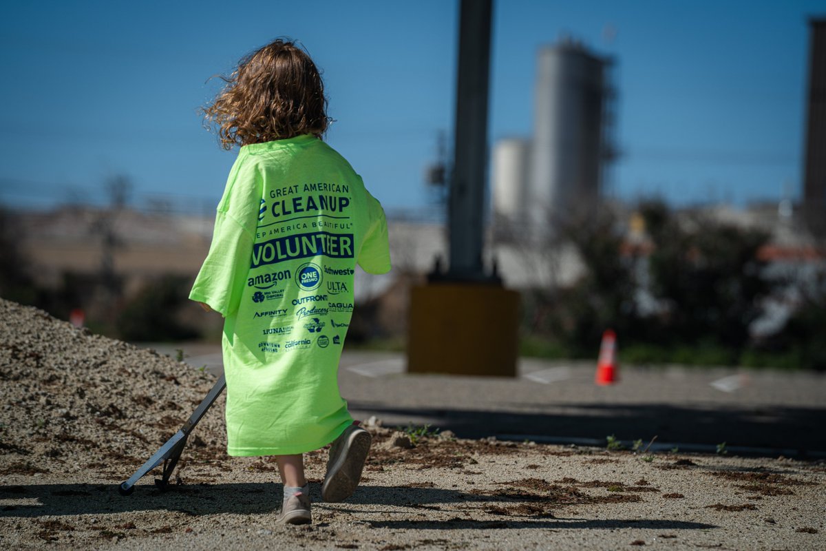 I'm constantly amazed by the commitment of our <a href="/BeautifyFresno/">Beautify Fresno</a> volunteers and their dedication to improving our city - and today's Great American Cleanup was no different!

1,624 volunteers collected more than 18,000 pounds of trash across the city this morning. THANK YOU! 💚