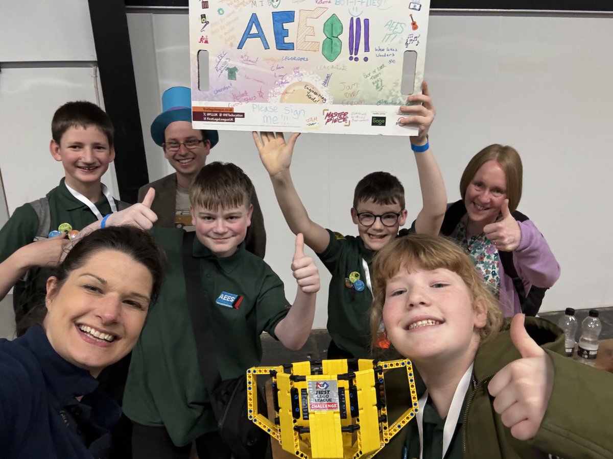 What a superb day @FLLUK⁩ National Finals in Harrogate - congratulations to all of the amazing teams 🤩 🤖 who took part!! 🙌 ⁦@RealTechBot⁩ ⁦@KeithGrammar⁩ ⁦⁦@HeywoodPrep⁩ @rafyouthengage⁩ #LEGOconfidence