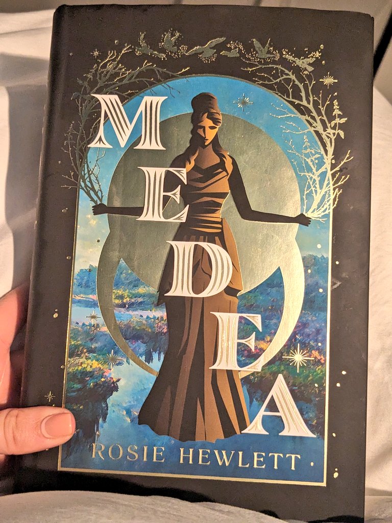 First Greek mythology retelling of the year and it was bloody fabulous!! Love the version of Medea @rosie_hewlett has captured here.