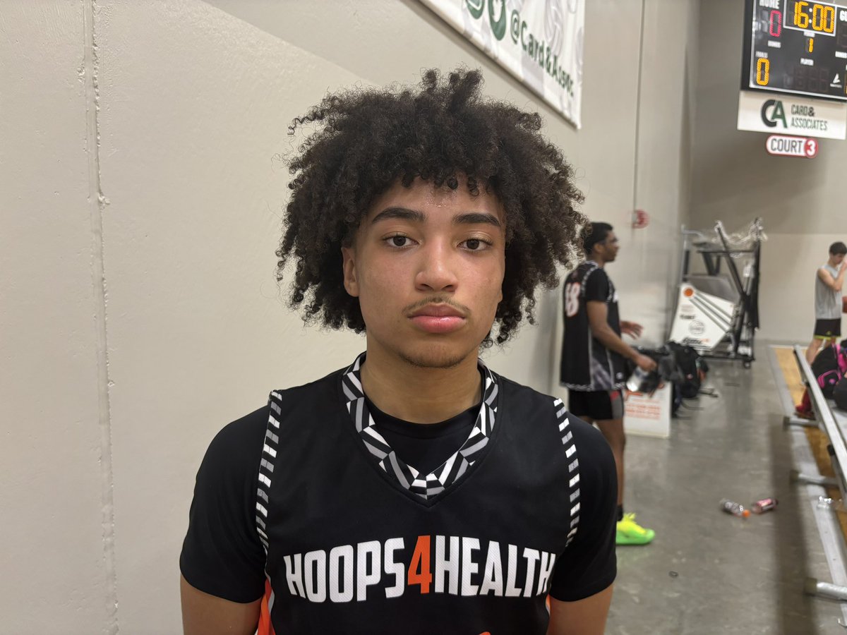 AJ Ivy finishes with 15 pts to lead @hoops4health33 17U to a 30-pt win. Full all-around performance. #PHTheStage