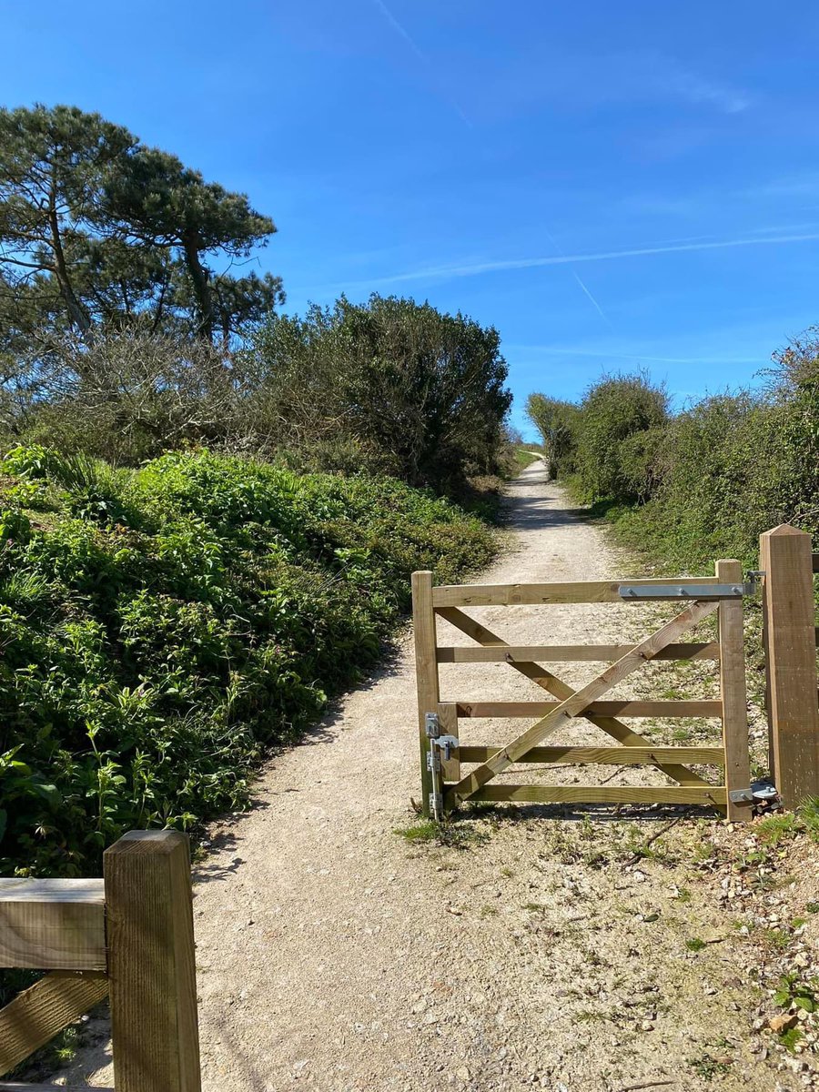 SaintsTrails's tweet photo. Great pics from Sam Stephens of the newly opened sister #SaintsTrails from St Agnes to Chiverton Cross. Well done to our friends @TruroCycling for driving such a successful campaign! https://t.co/a35kKdwppr