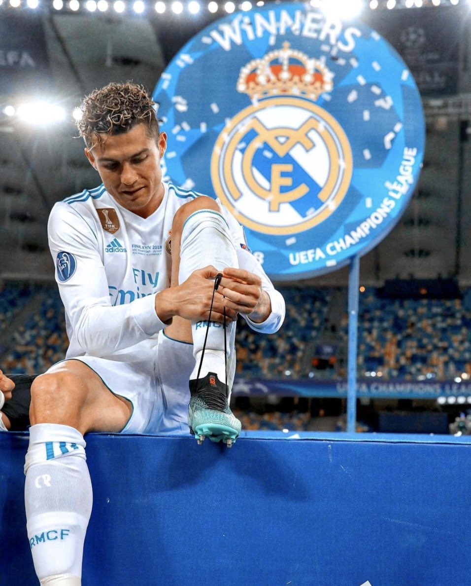 🗣️ Cristiano Ronaldo: 'Cuando me retire, me gustaría volver a vivir en Madrid.'

Madrid es su casa 🥹🤍