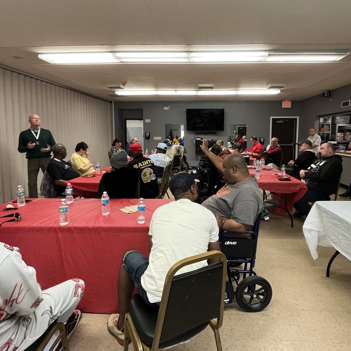 Yesterday was a big meeting for the Northwest Tri-County Kiwanis Aktion Club - they have officially become a charter! 

This group is excited to get started on their volunteering endeavors!

#OpenDoorCbus #InspiringLifeJourneys #KiwanisAktionClub