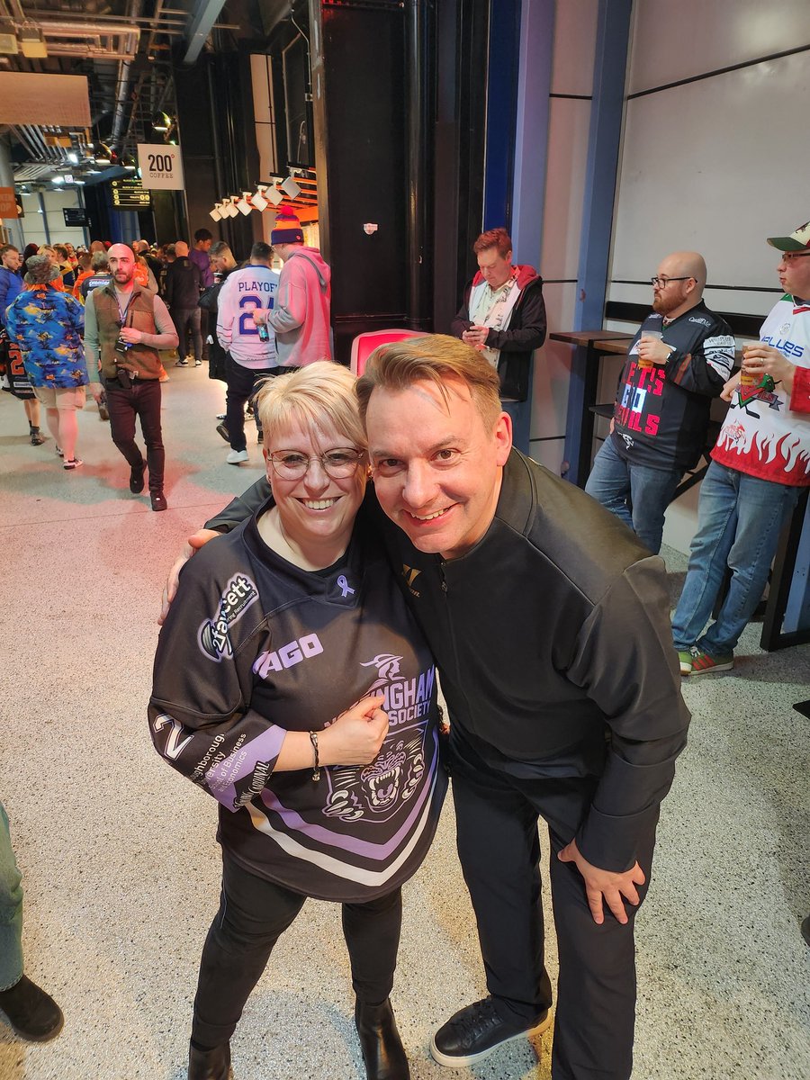 NicS_33's tweet photo. So happy to get to meet the legend that is 'Lino Lee Young'. Such a genuinely nice guy. 💗 https://t.co/kOEZ1UmVv5