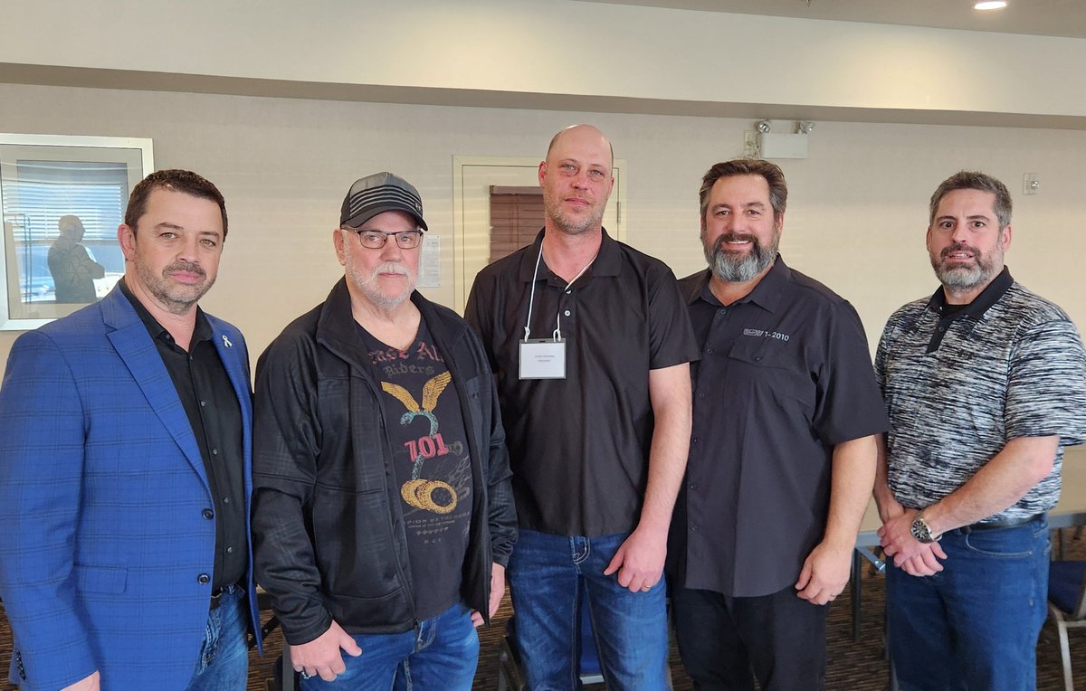 USW Local 1-184 past Preaident, Paul Hallen and newly elected President Chris Thiemann, with me, @JeffBromley1 and Darrin Kruger @USWDistrict3