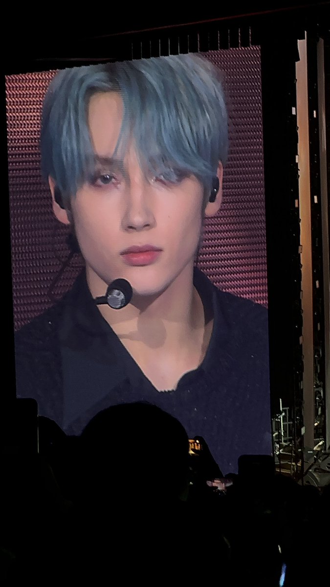 BROOO HOWW EVEN CAN SOMEBODYY LOOK THISS GOOD