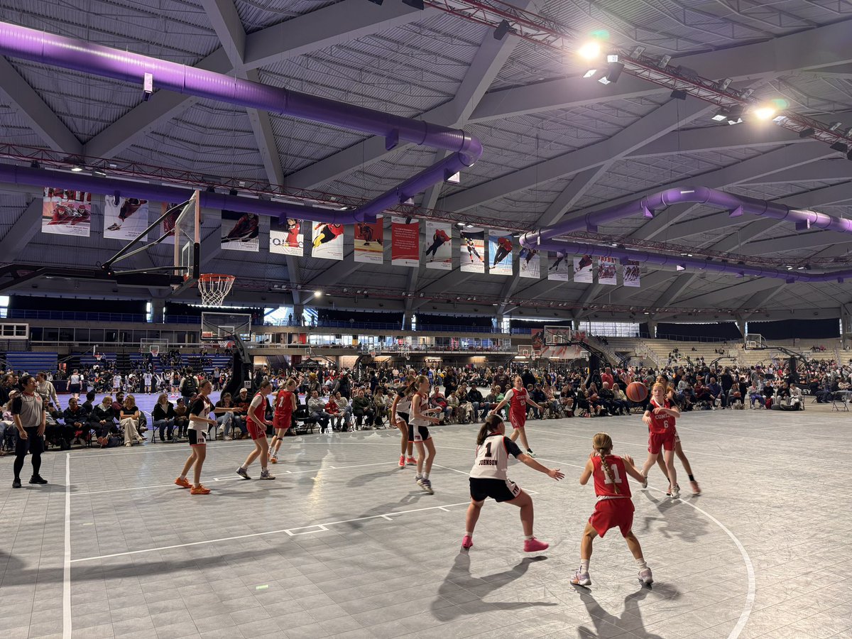 Day 2 of the Alley-Oop Basketball at the Oval. It’s a packed house with thousands on site. @UCalgary