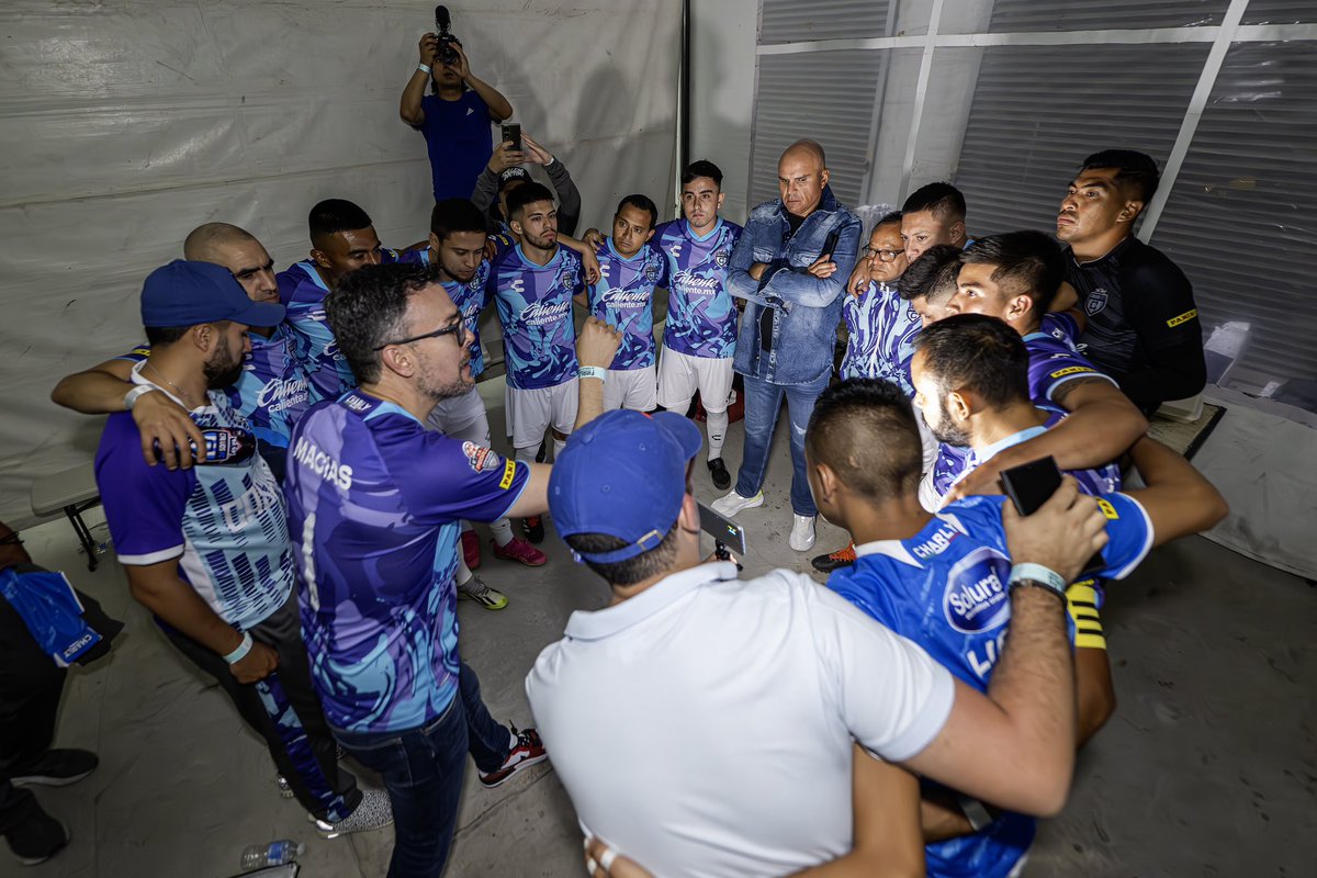 calvos_club's tweet photo. ¡La UNIÓN en Calvos es irrompible, carajo! 👨🏻‍🦲🔥

#NiUnPeloDeTonto #LaPeoplesLeague https://t.co/DTLFaGkcb1
