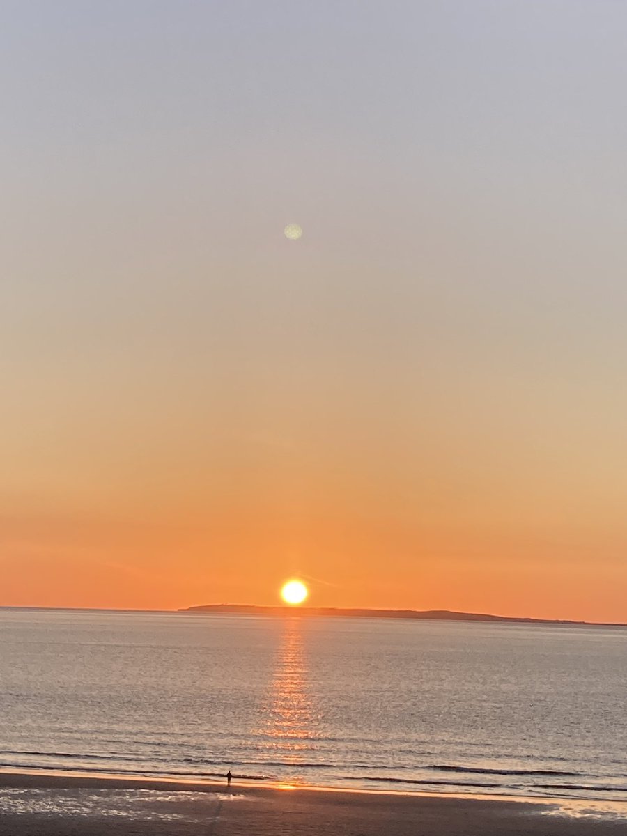 DenMull12's tweet photo. Sunset in Ballybunion this evening! https://t.co/iDv4vlJFIP