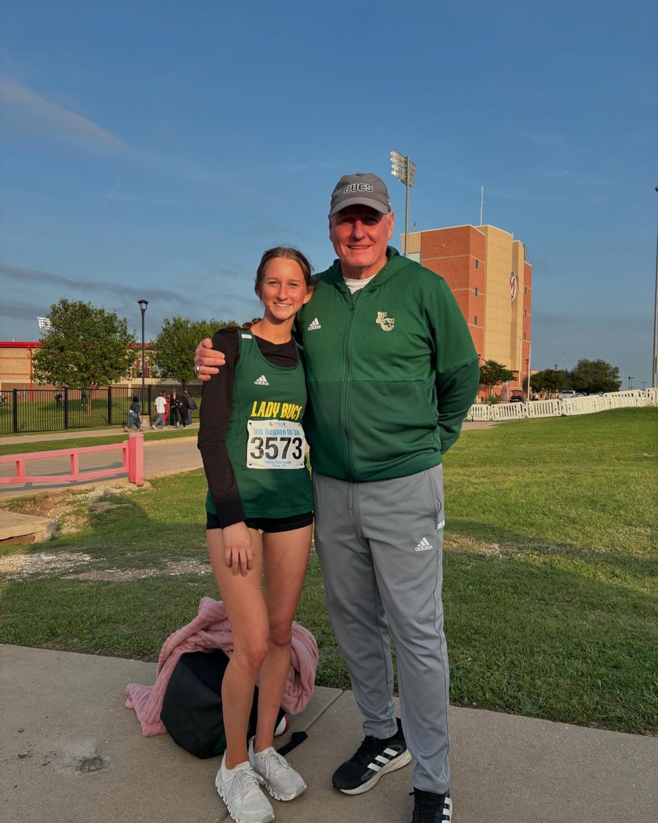 Mallory_f11's tweet photo. Had a solid regional meet. Going to state with first place in high jump and raced in the 800 and 300 MH. https://t.co/wg3B5zSsdq