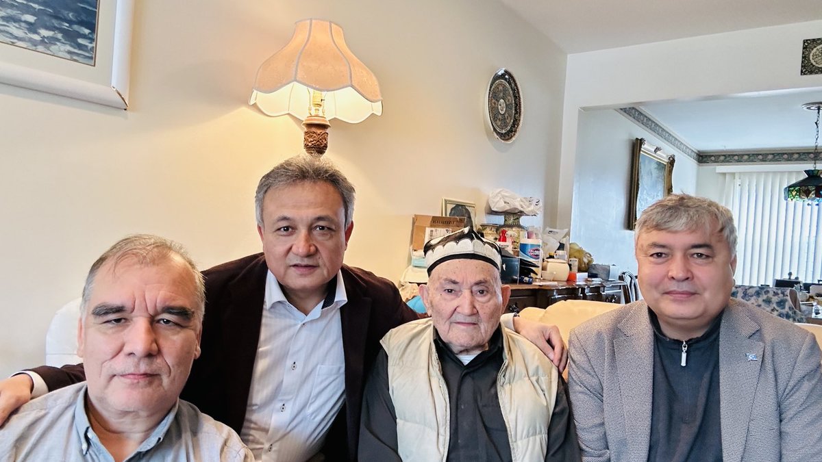 During our trip to New York, we visited our esteemed Master, our Elder Ghulamidin Pahta, at his home. We had very nice, sincere conversations. Even though he was 95 years old, he looked very solid and dynamic. He is the witness of a century. New York gezimiz sırasında muhterem