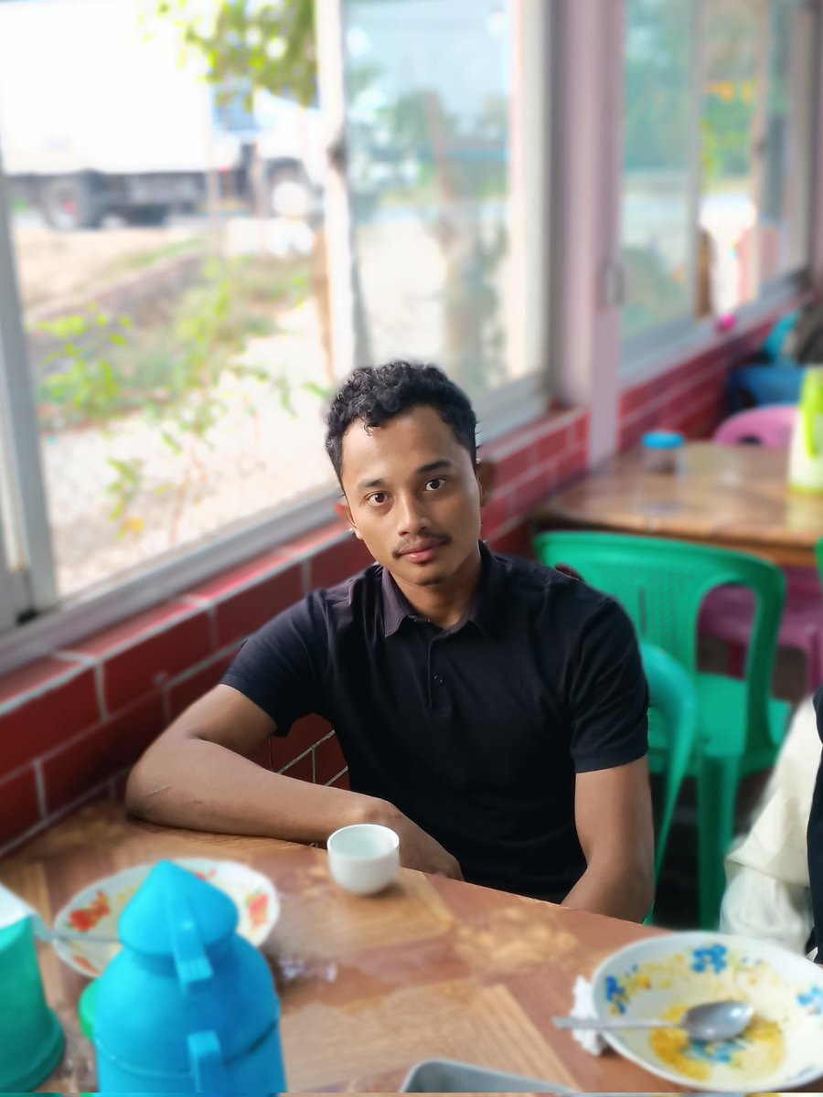 ZawVis's tweet photo. ပူလိုက်တာဗျာ🥵🥵 https://t.co/yOwekchwrG