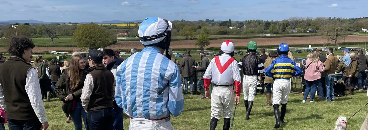 Delighted to have helped with the first trial of @JockeyCam at a British Point to point. A successful (and sunny) day Chaddesley Corbett! Thank you to all the jockeys who wore it today.