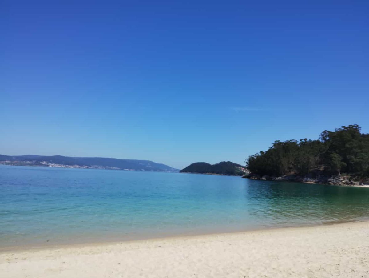 MeteoGalicia's tweet image. As vosas fotos: Iván desde #Boiro e Sofía desde #Bueu móstrannos este ceo tan azul que tivemos hoxe en #Galicia. Grazas!!

☀️Mañá domingo sen cambios, teremos un día moi semellante ao de hoxe.