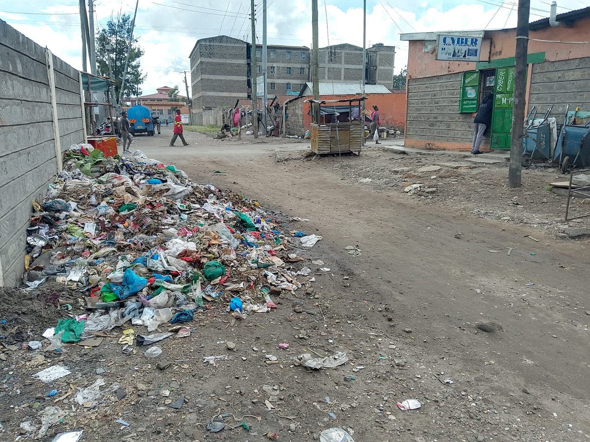 Current situation in all 17 sub counties in Nairobi. All Gabbage collectors have stopped their vehicles. Sakaja is paying lawyers not garbage collectors - 1