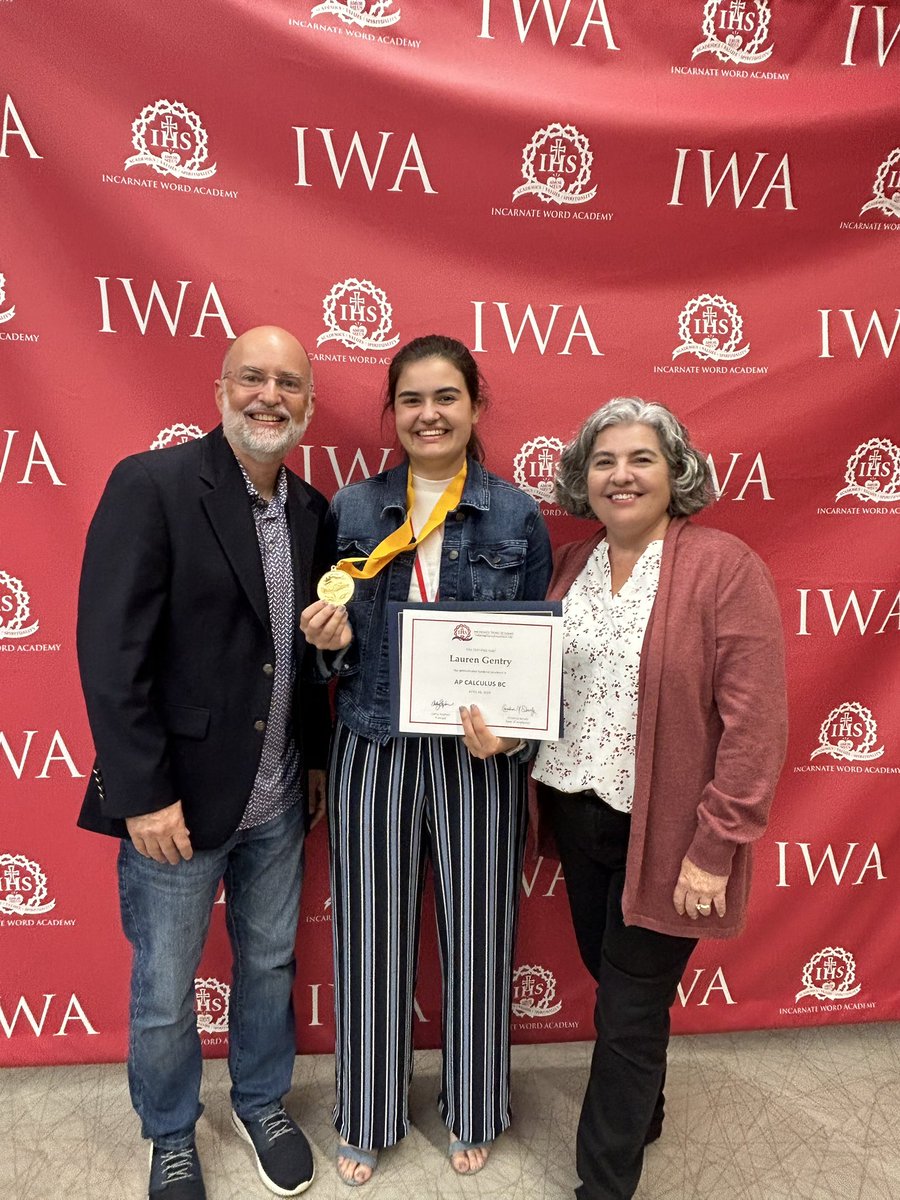 blazeunited14's tweet photo. Congratulations to our Senior, Lauren Gentry on being named Valedictorian at IWA!!! We’re so proud of your work in the classroom and on the field!!❤️🔥 #bBlaze #bCommitted  #BlazeOn #BTheDifference https://t.co/2d0Pbnuf88