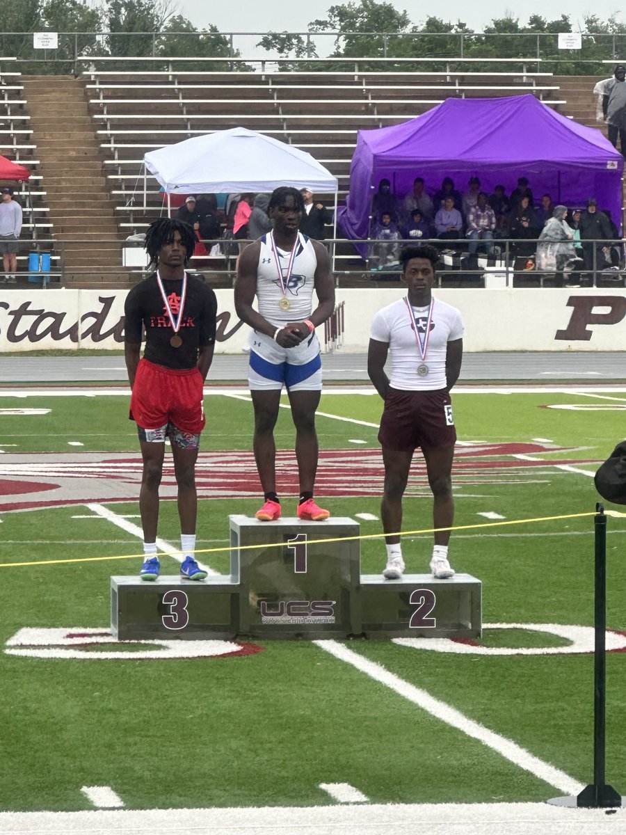 Congrats to Jayden Clifton for finishing 3rd place in the 110 hurdles at the Regional Track meet.