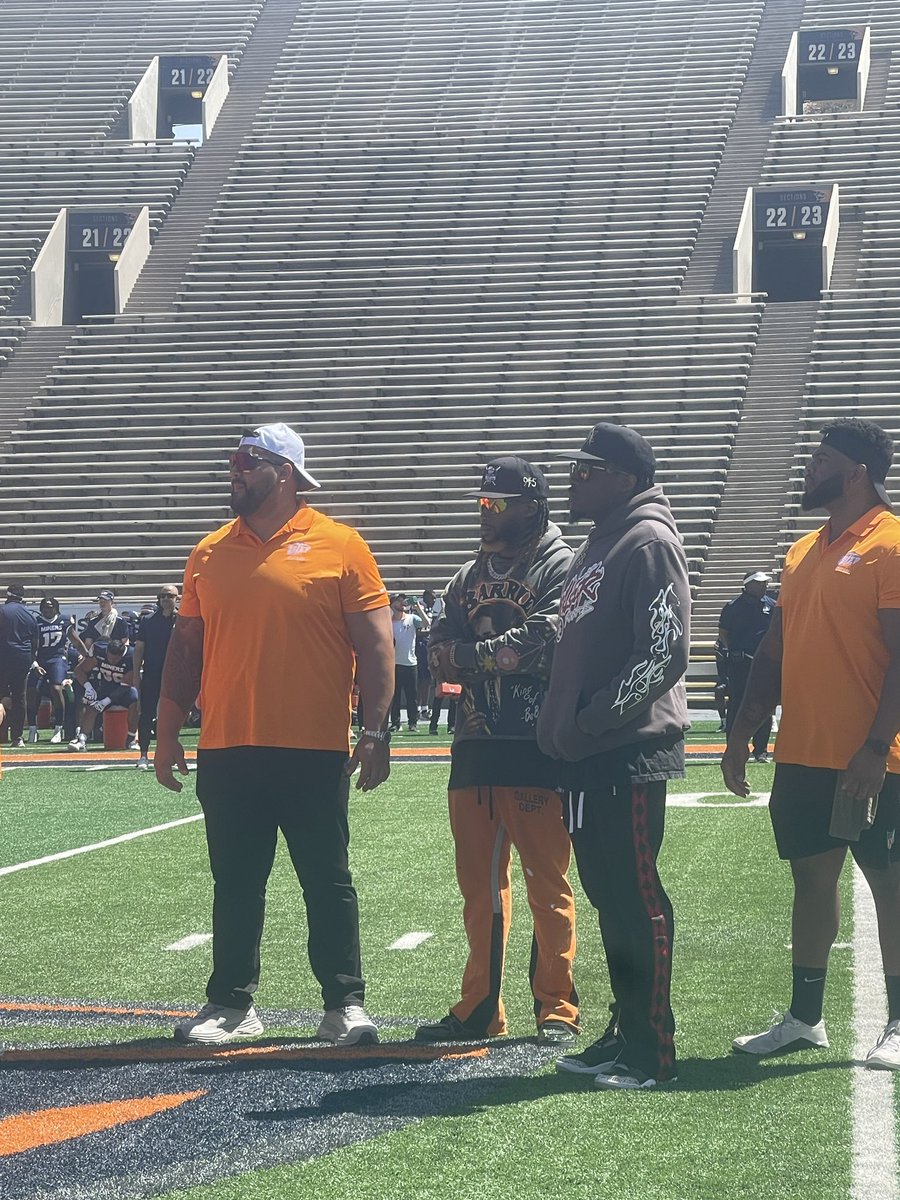 Some big time former Miners making an appearance at UTEP Spring game! The Jones’ twins, Aaron and Alvin Jones, and Arizona Cardinal Will Hernandez out here supporting your blue and orange. Hear a special message from Aaron Jones tonight on ABC-7 @ 5:20p.m.