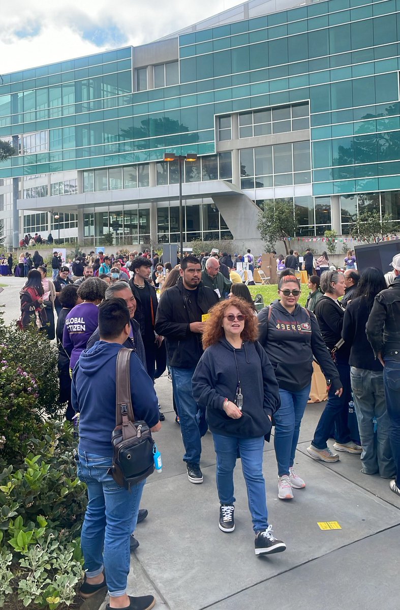 fsmith827's tweet photo. ✨ #ExploreSFState ✨ at @SFSU today! Saturday, April 20, 2024.
A great place to study, work, and live! 💜💛🎓#SFState #SFSU https://t.co/dOUatVOUE7