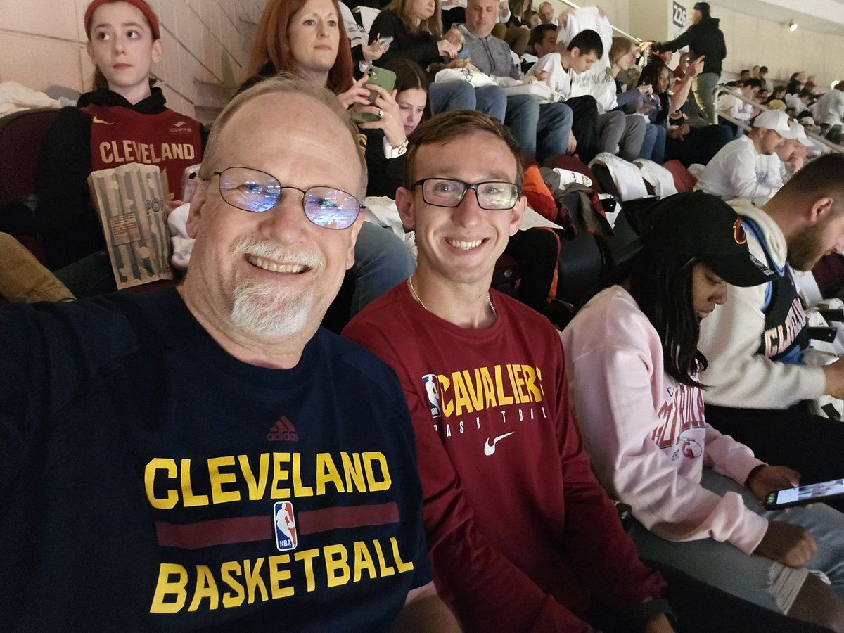 vahder42's tweet photo. #LetEmKnow Go Cavs! https://t.co/qc6KpfjsyZ