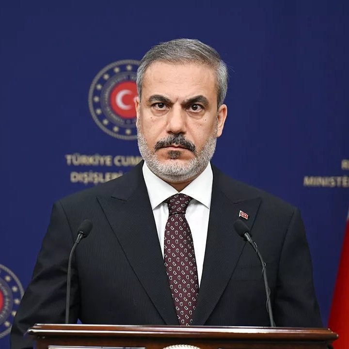 NekadarolduTR's tweet photo. 🔴 #SONDAKİKA | GAZZE

Dışişleri Bakanlığı'ndan İsrail Dışişleri Bakanı'na: 

“Utanması gereken, çoğu çocuk ve kadın olmak üzere 35 bine yakın Filistinliyi katleden İsrailli yetkililerdir.” https://t.co/8aKkbPitVp