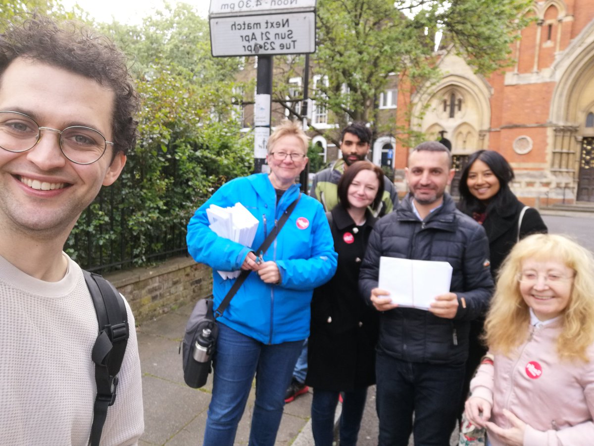 Cavassing for Mayoral elections with <a href="/IslingtonLabour/">Islington Labour 🌹 #OnYourSide</a> in Arsenal, Laycock and Caledonian wards. 20000 steps and 23 flights of stairs but feels like much more! Imagine what London will achieve with a Labour Mayor and a Labour government.