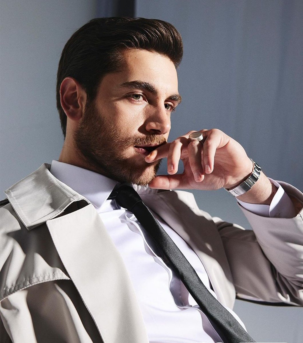 mavisyritedizi's tweet image. &quot;Acil bir dergi çekimi 
          ihtiyaç değil istek.......🖤🔥&quot;
#EcEm #OrNil 
@vogueturkiye @hellomag