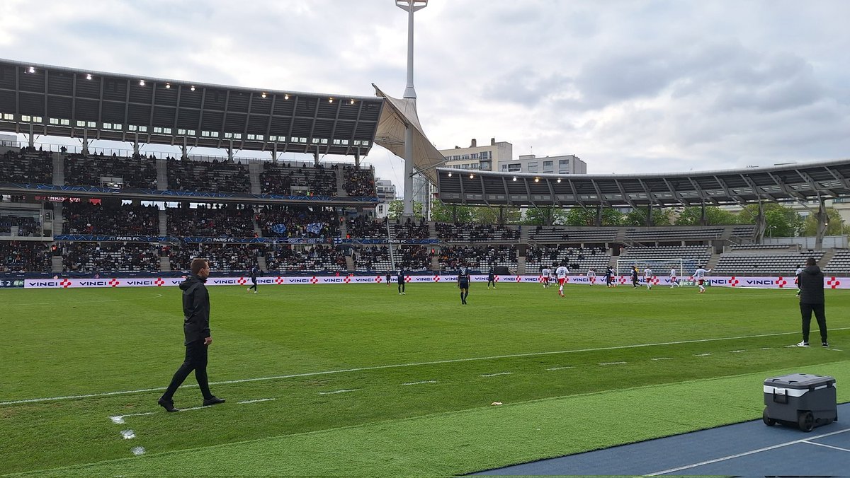 Forzzaaaaa... @ParisFC @Ligue2BKT... Dernière ligne droite avant les play-off !!! @UltrasLutetia14 @OldClan10 @PassionParisFC @NewsTankFoot