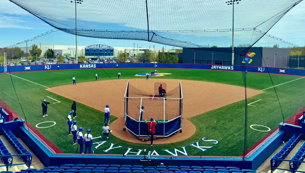 🥎 Day 2 of Big XII Softball Action🥎

Kansas vs. #1 Texas
📺 ESPN+ @ 2:00PM