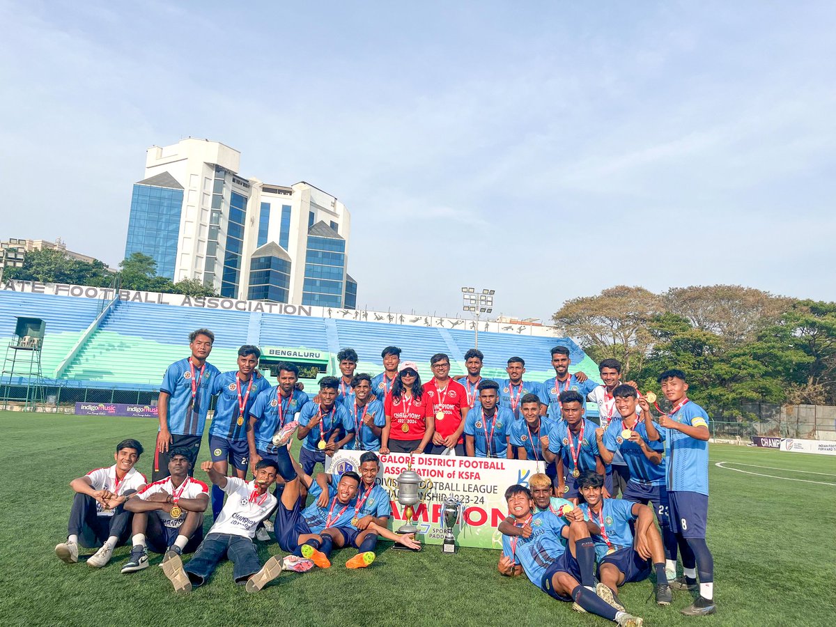 SyedRayanHabib7's tweet photo. Vijaynagar Fc- BDFA B Division Champions. We march forward to our next battles.

#ksfa #bdfa #aiff https://t.co/S8jLfrSixX