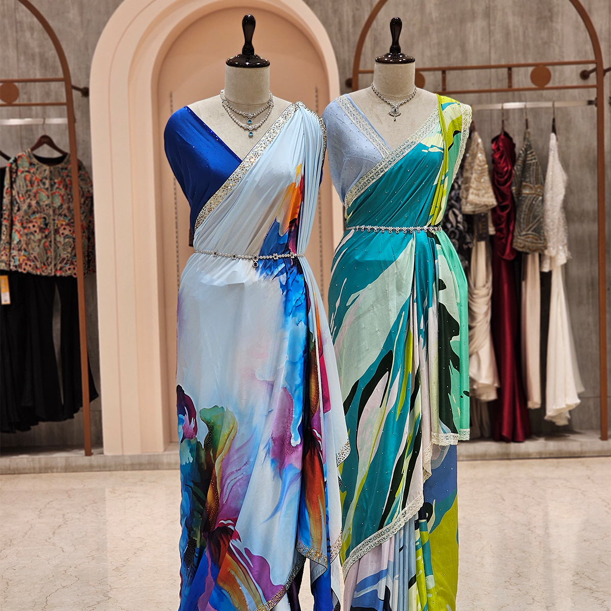 NeerusInd's tweet photo. Abstract Vibe🌟 Vibrant abstract print saree with a colorful palette complemented by detailed border work✨ Visit us and find your perfect statement saree💫 #neerusindia #neerus #neerusfashion #newcollection #ethnicwear #lehengas #bridal #gowns #sarees #fusion https://t.co/zvE1GrTXPl