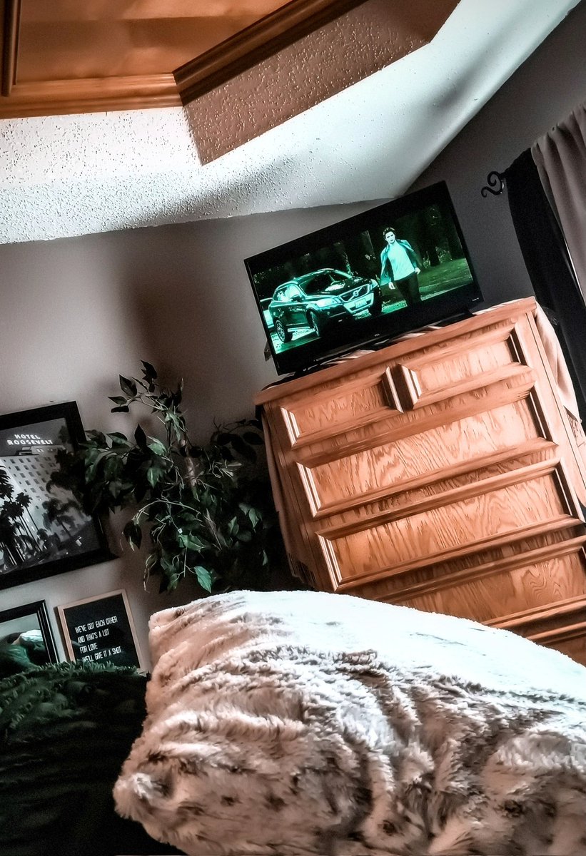 RoseArcadia's tweet image. The rain has stopped, but the marathon continues! 💚🫡
#SickDay #TwilightSaga