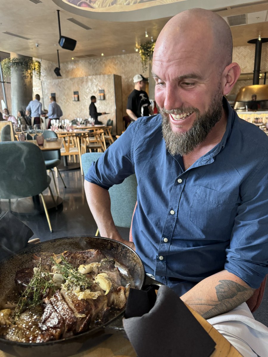 In shot: former @SuperSportFC and @Masandawana striker @JRBrockie, back in South Africa for a short visit (and @David_Higgs’s signature Fiorentina steak at @saint_jhb). Out of shot: queue of Chiefs fans enquiring hopefully if Jeremy’s back to sign for Amakhosi…