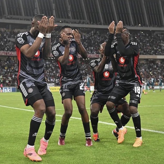 Happy people #OrlandoPirates