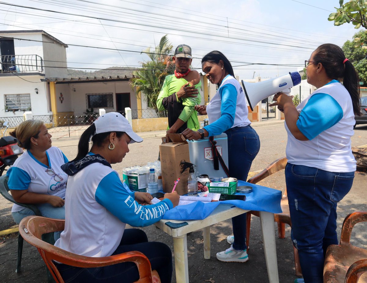 #HOY #20Abr || En el municipio Puerto Cabello, se desarrolla la Jornada de Vacunación, enmarcada en la Celebración Bolivariana de Inmunizaciones, gracias a nuestro Pdte. @NicolasMaduro, Ministra @MagaGutierrezV el Gob. @rafaellacava10 y la gestión del Alcalde @JCbetancourt72