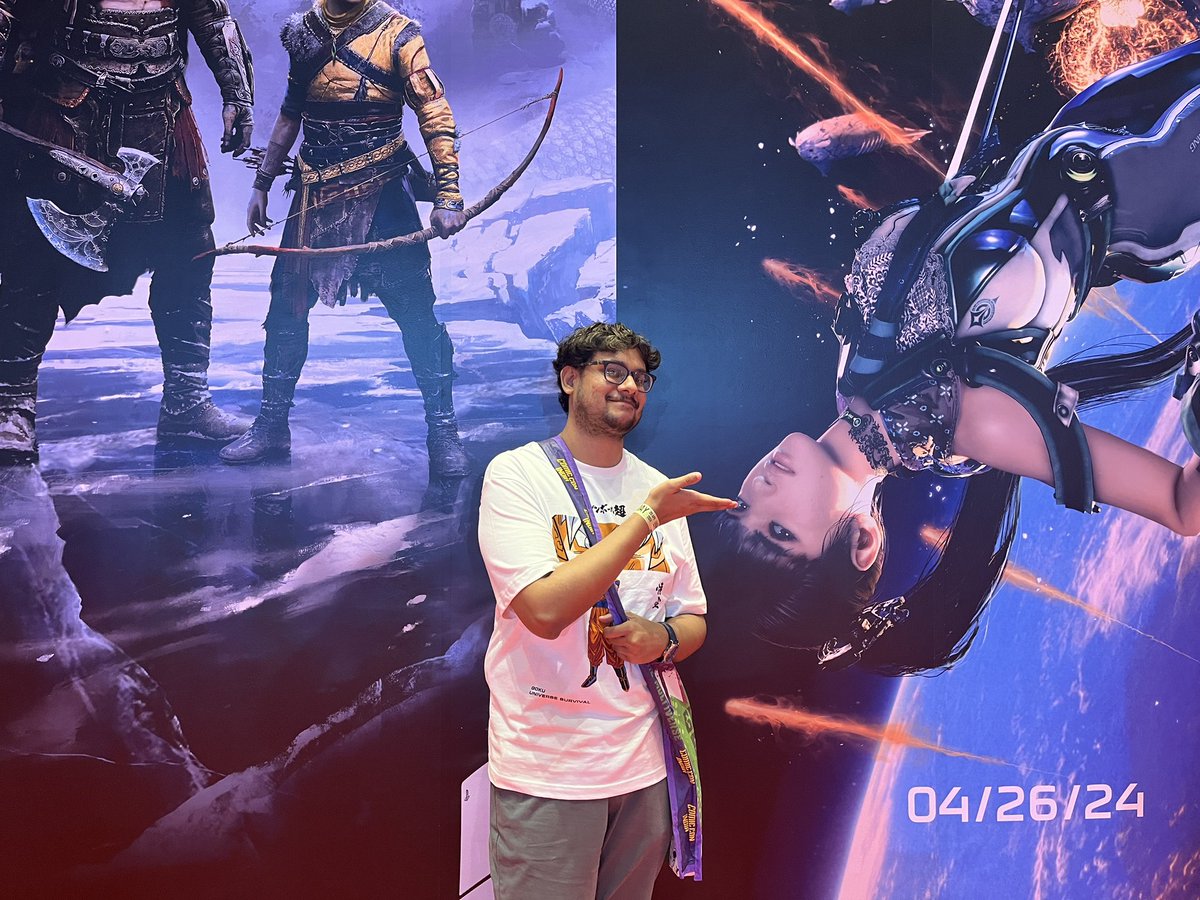 Comic Con Mumbai 2024 📸 ft. @playstationin Great to see the #HandsonPS5 booth set up well. Got to meet the captain of the ship at PlayStation India, @pghosh688 🫡 As for the PS5 Slim...it do be looking smaller than I thought 🎮 #MumbaiComicCon #PlayStationIndia