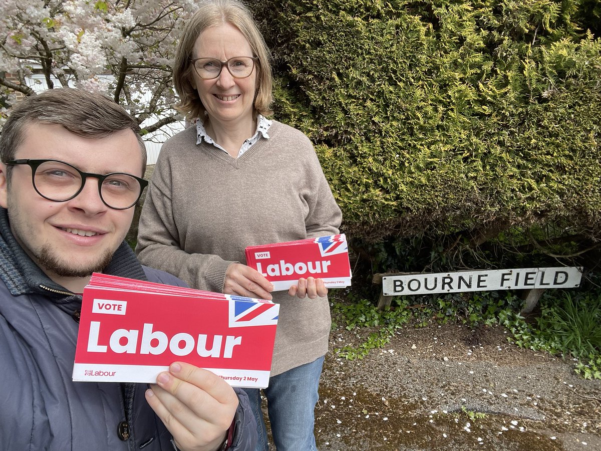 BradPhillipsUK's tweet photo. Door knocking from this week!

The local elections are just around the corner, it’s been a real pleasure meeting many of you. 

I really do care about our borough, I was born and raised here. I’m eager to get on and help if elected on May 2nd.

#SherborneStJohn #Rooksdown https://t.co/hKwY5dKUT6