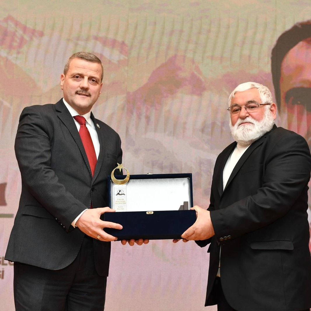 MahirDamatlar's tweet photo. GÖNÜLLERDE BİRLİK VAKFI 4.Muhsin Yazıcıoğlu Ödül töreninde dostlarla bir araya geldik.Dolu dolu geçen programımız muhteşem bir ilahi ziyafeti ile sona ermiştir.Katılımcılara şükranlarımızı sunuyoruz. https://t.co/JQcylFeK1h