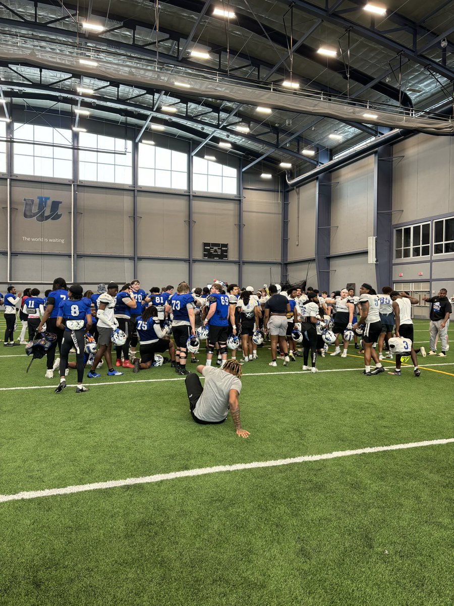 Huge S/O to @ReiverFootball for having a few of our coaches out to practice today! Championship culture, staff, and players! Thanks for your time and knowledge you passed onto us today.