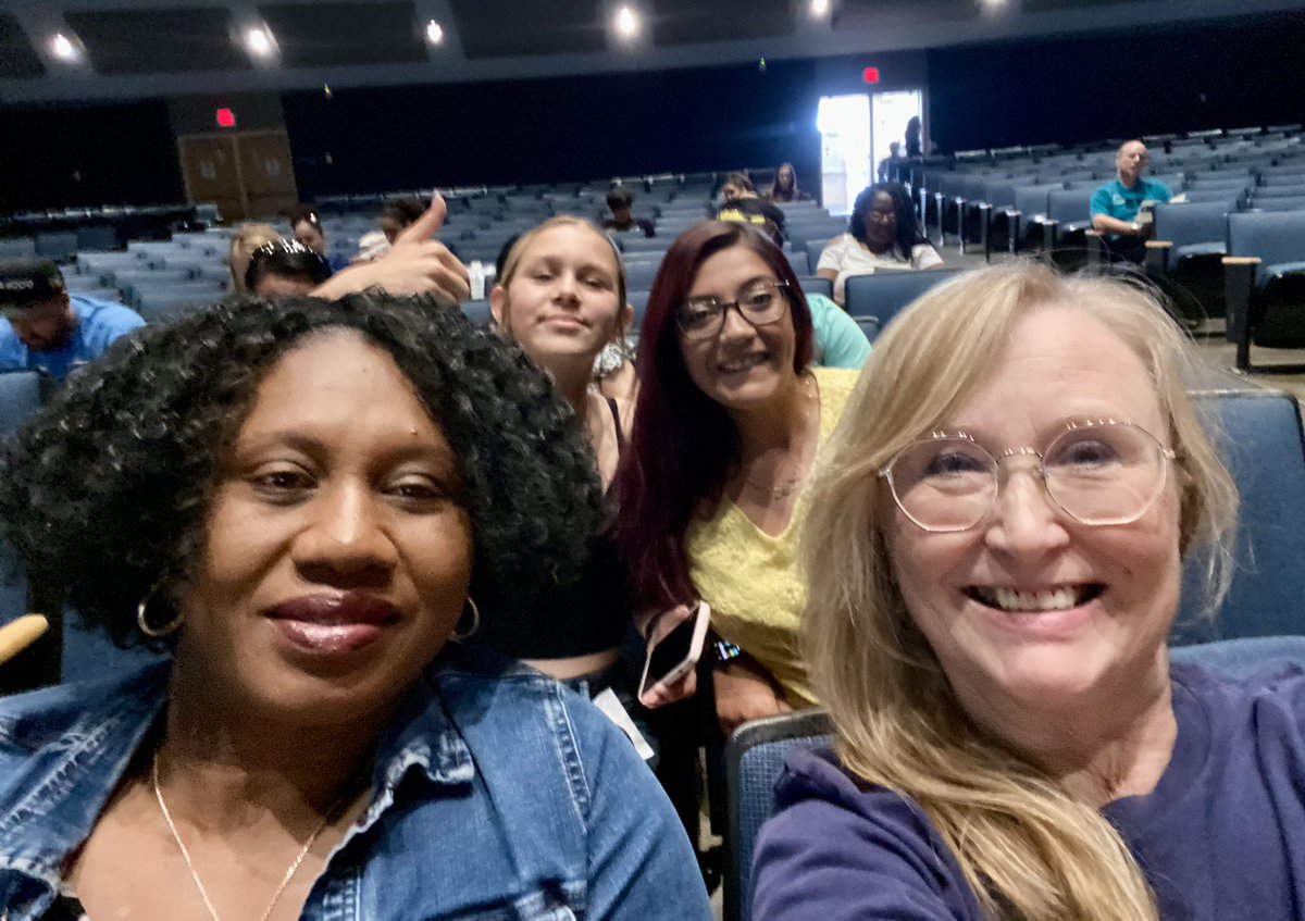 Chasco’s own Analise Medina gave an amazing speech on the 19th Amendment at the district’s Pasco Students Speak Showcase today. Thank you, Analise, for making Chasco proud.