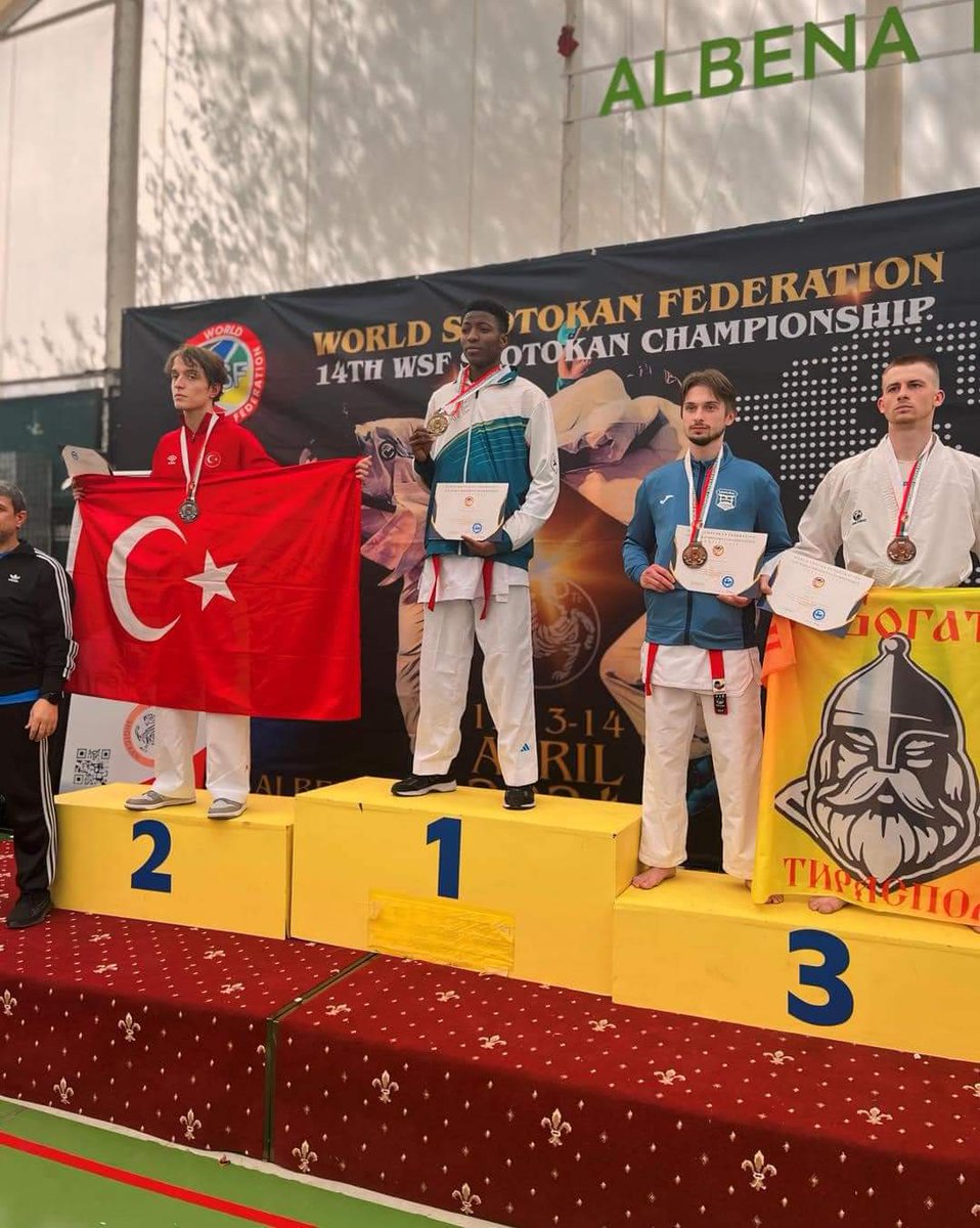 ZonePresse_'s tweet photo. 🎉🇨🇮La Côte d'Ivoire championne du monde de Karaté et de Shotokan !
Félicitations à Ibrahima Sy MEITÉ et à son entraîneur LAWSON Franck Laté ! 
Ils ont remporté respectivement la médaille d'or en vétéran et en senior au 14ème championnat du monde de Karaté Shotokan, à Albena en Bulgarie. L’Arrivée de nos fiertés nationales est prévue pour ce samedi 20 avril 2024 à 21h30 à l'aéroport international Félix Houphouët-Boigny.