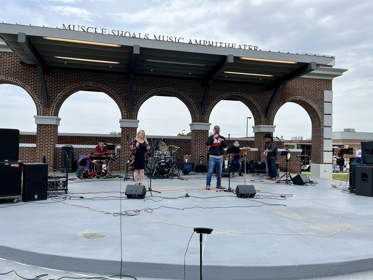 Deja Vu has taken the stage!!! We’re here until 3 PM at the City Hall Amphitheater🎶