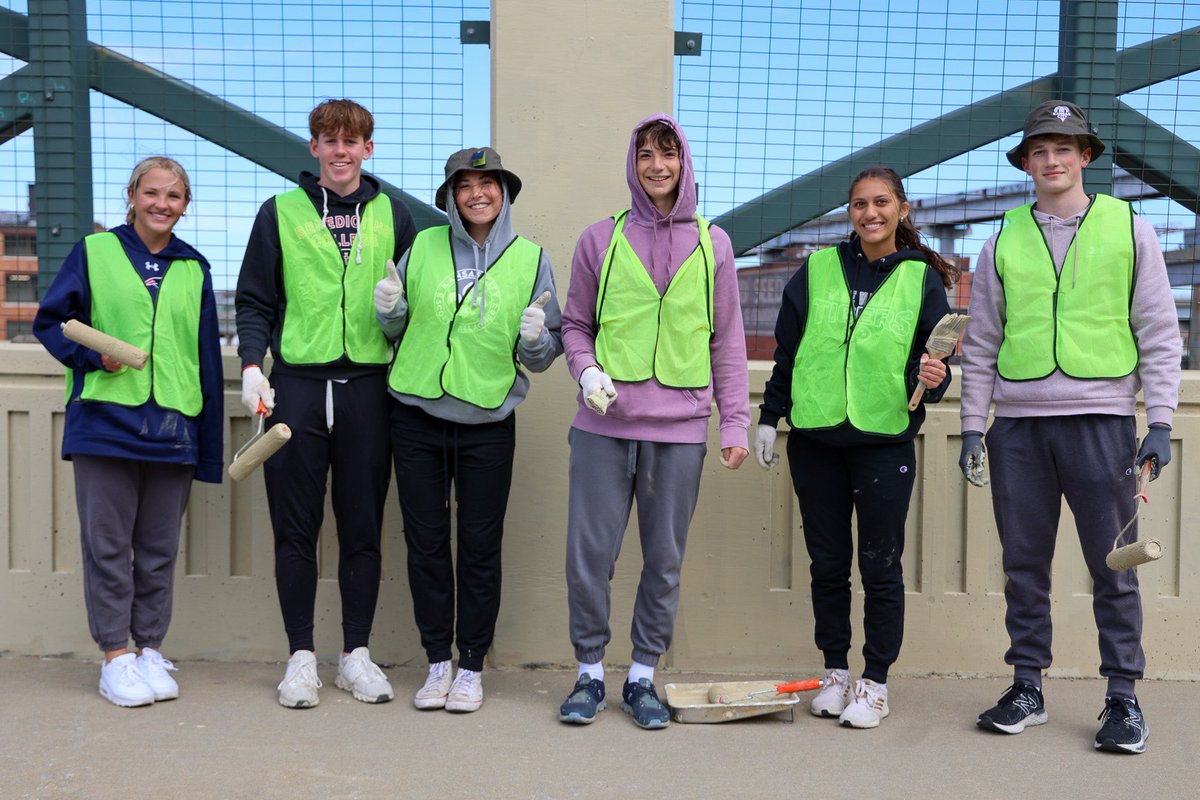 The Great Kansas City Cleanup was in full in the West Bottoms! A huge thanks to volunteers from Bridging the Gap for painting the barrier wall on Forrester Road.