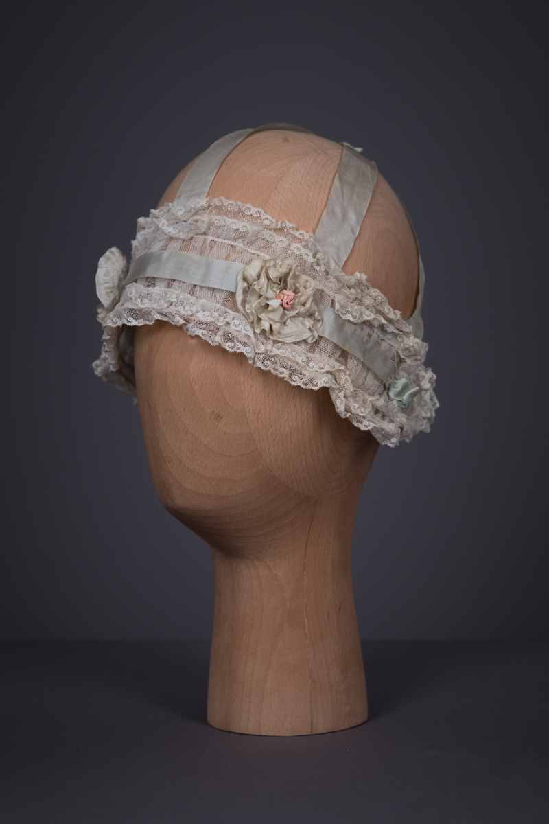 This luxurious c. 1925 boudoir headband would have been worn as a form of decorative lingerie, rather than to protect the hair as with traditional boudoir caps. underpinningsmuseum.com/museum-collect…