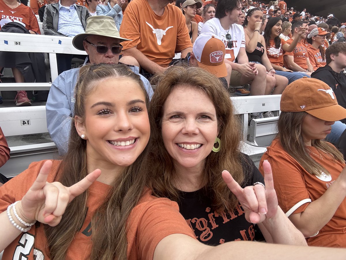 darlabrown's tweet photo. #HookEm https://t.co/mYY7Ck1fnH