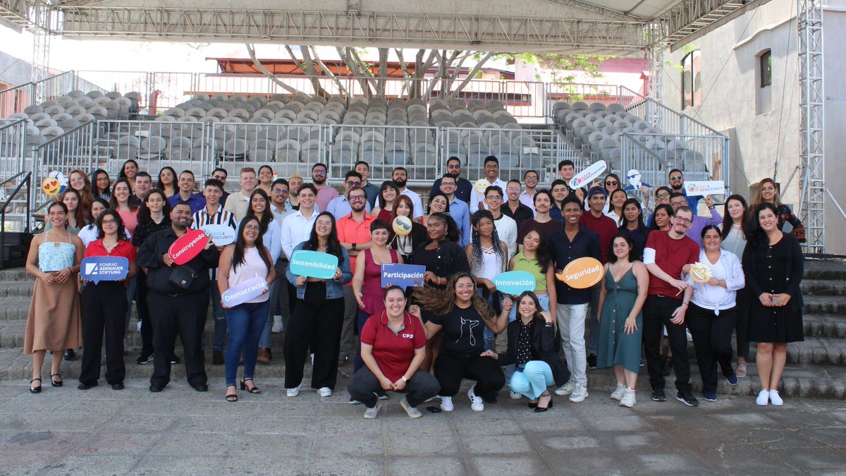 60 personas jóvenes de todo el país inician con el proceso de formación “INCID@MOS +506: Liderazgo que deja huella”.

Desde el Viceministerio de Juventud les deseamos los mayores éxitos en este proceso transformador.