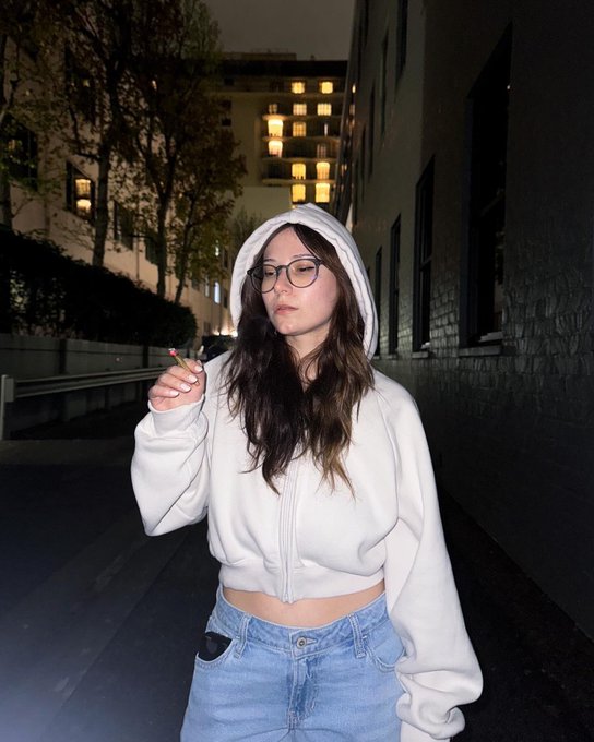 Happy 420 💕 smoke it if ya got it https://t.co/uBecjYgsqj<a href="/tag/stepanal"class="tags"><span>#stepanal</span></a>