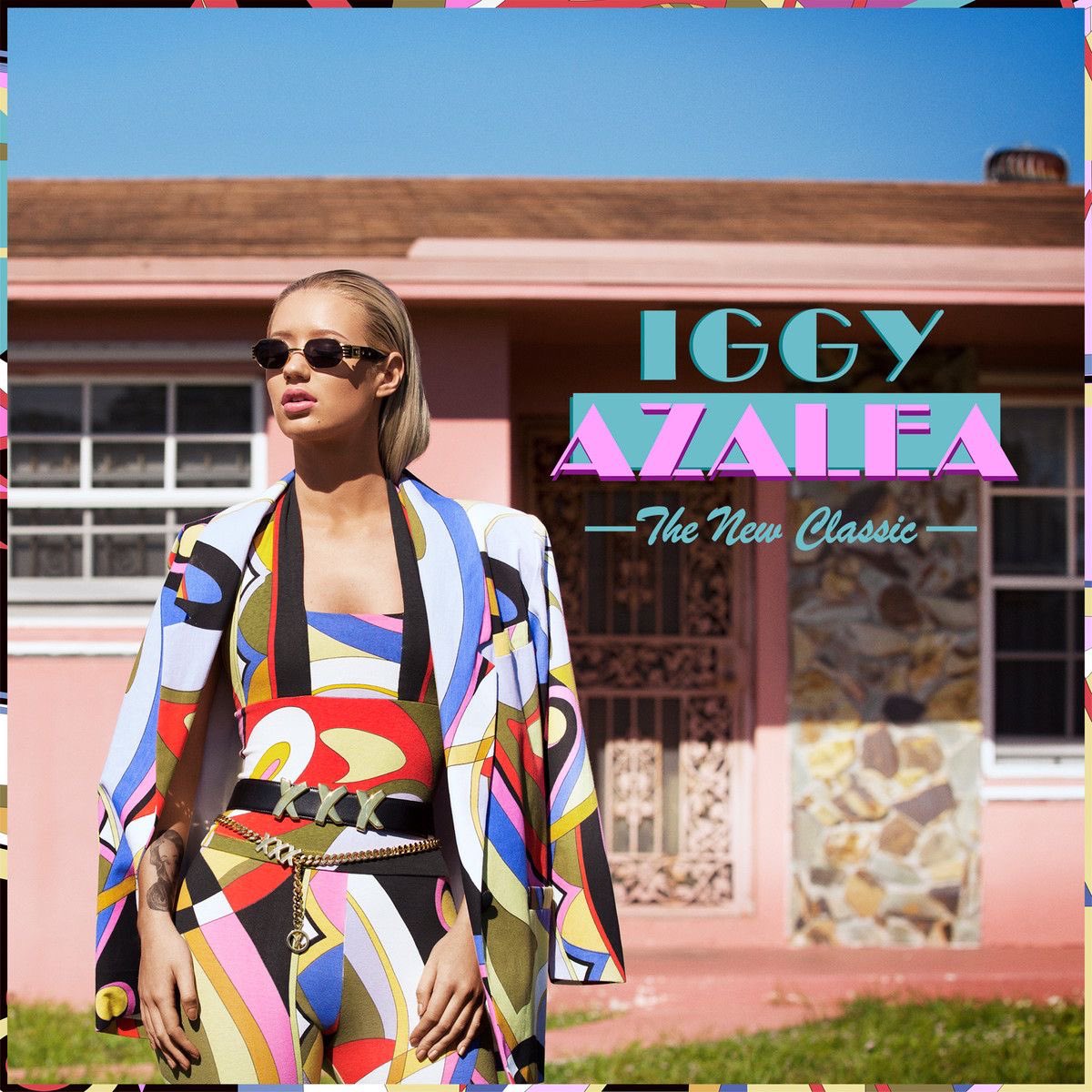 Mariah Carey em 2004 lançando o álbum da sua carreira e a Iggy Azalea em 2014 lançando o seu