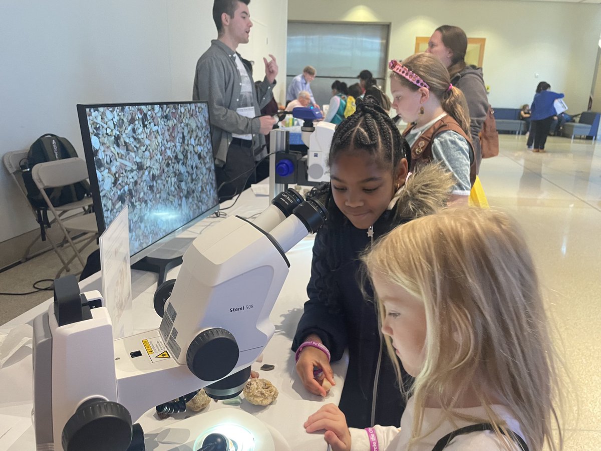 CEES_IUI's tweet photo. CEES is providing Earth Science Adventures with Microscopes at the Indiana State Museum today as part of the Girl Scouts Circle the City STEM event!
The event runs from 10:0am-3:00pm.
Come on out and join the fun - there is so much to see and do! https://t.co/HDHcE0afPB