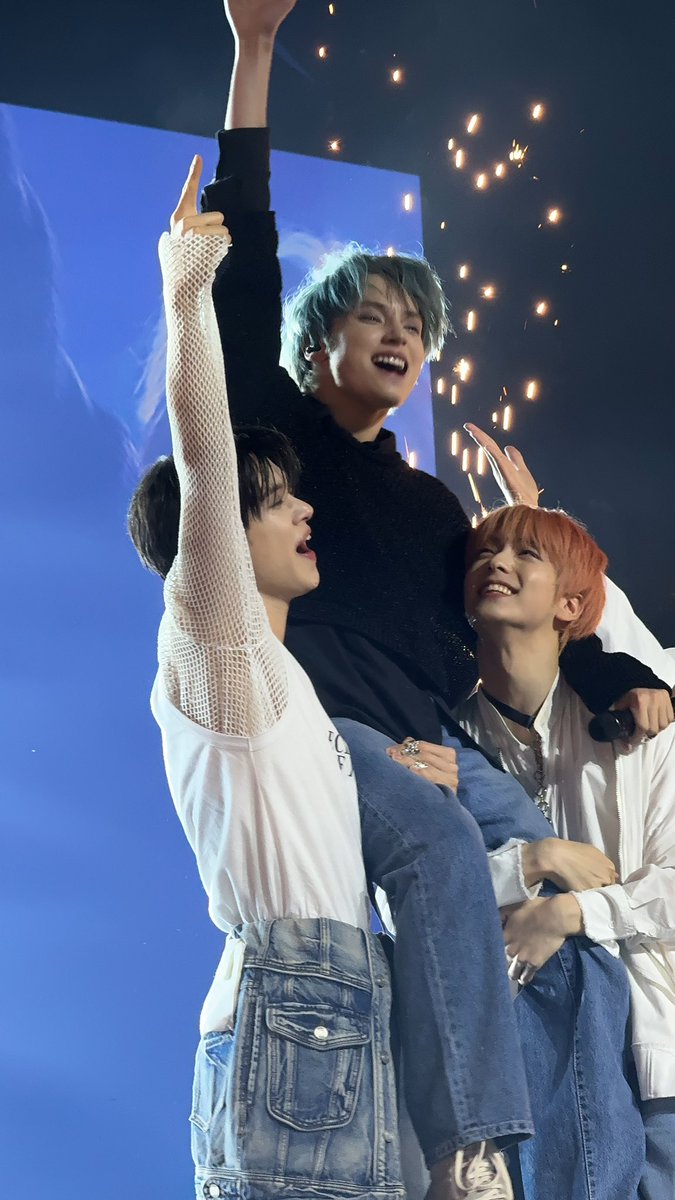 WhyDeeKay__'s tweet photo. OUR HYUNGAZ taking care of the maknae KAI! AAAAAH #MusicBankInAntwerp #zotoptxt https://t.co/Yi5eeCLDnD